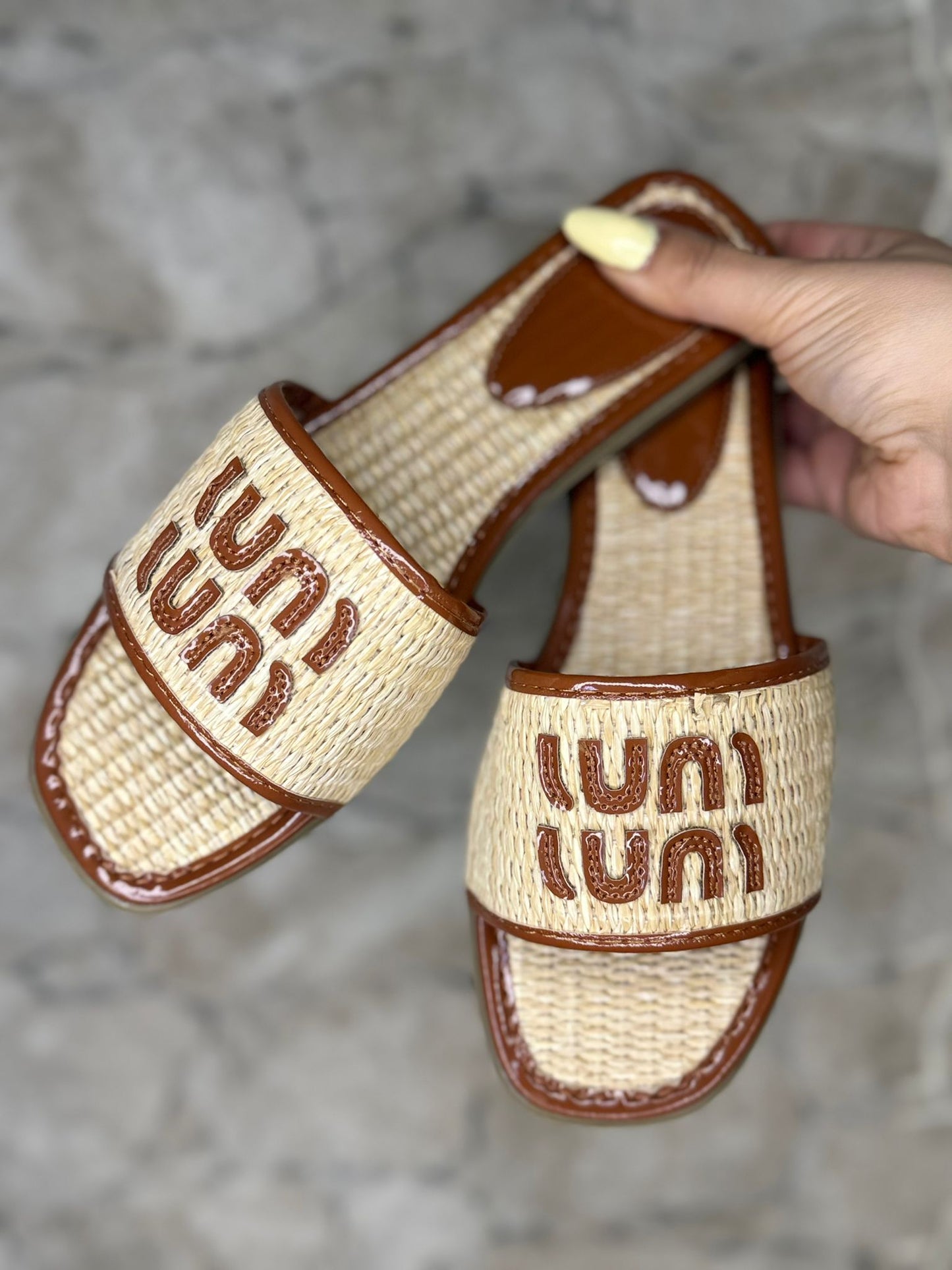 Ciabatte Mood Miu Miu ( Cuoio)